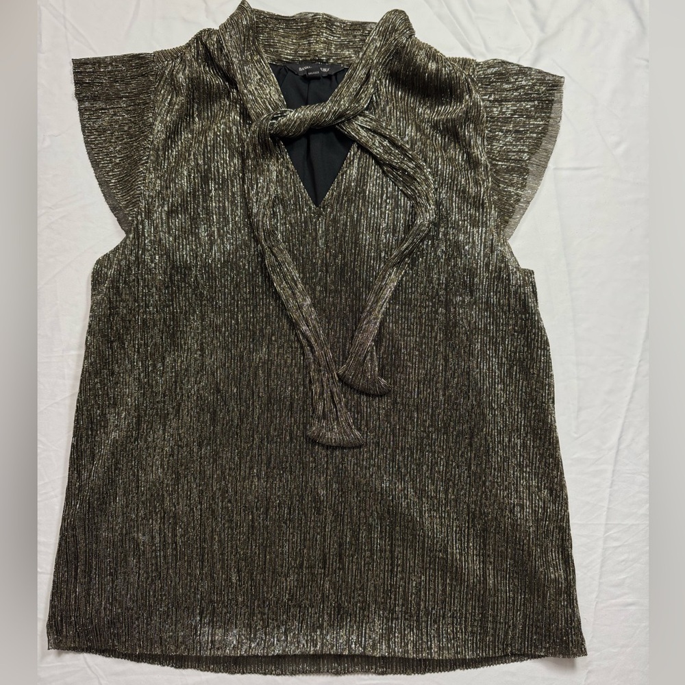Banana Republic Shimmering Tie-Neck Blouse with flutter sleeves size Medium - Picture 2 of 6